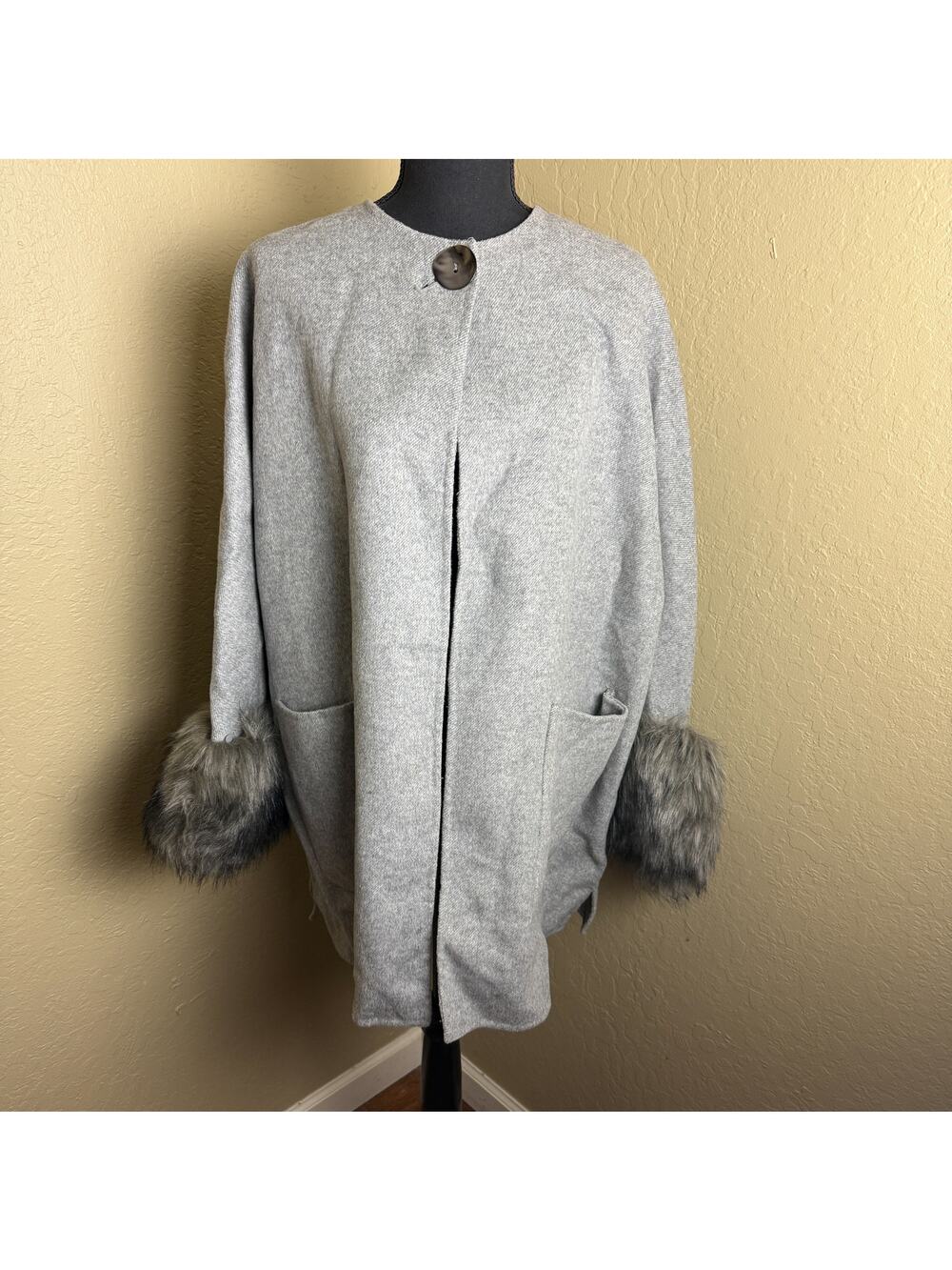 Zara Woman XS Gray Wool Blend Coat Faux Fur Cuff Open Front Jacket Pockets